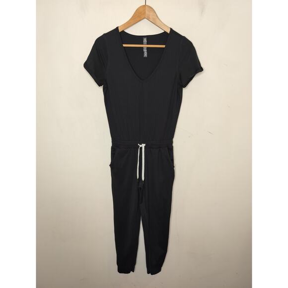 Vuori All Day Jumpsuit Short Sleeve Pant Romper V Neck - Picture 1 of 9